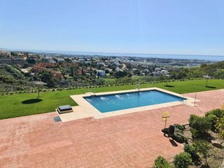 Casa adosada en alquiler en El Paraíso en Benahavís