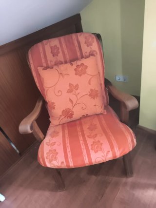 Butaca sillón tela y madera Regalo banqueta,cojin