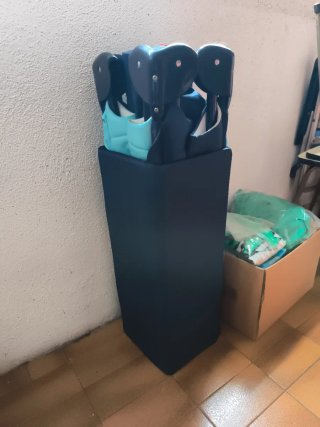 Cuna de viaje azul y negra