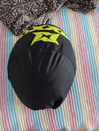 Casco de moto AXXIS negro, precio negociable