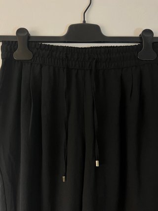 Pantalón de pinzas negro Zara Basic - SIN ESTRENAR