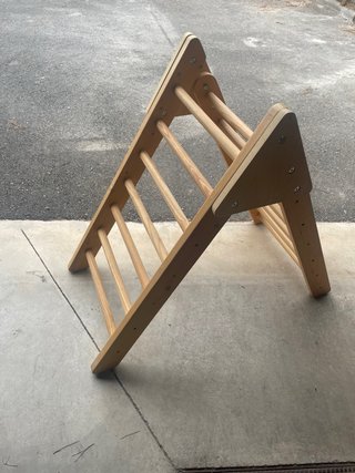 Triángulo Pikler y Vespa madera