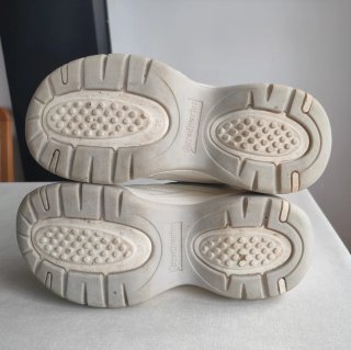 Zapatillas Stradivarius Blancas y Grises