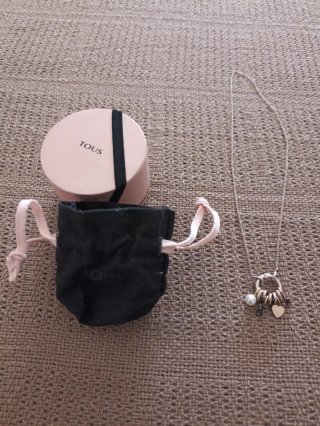 Collar Tous con charms y perla