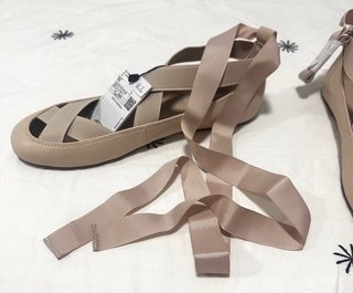Bailarinas Beige Tiras Cruzadas Talla 37