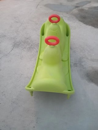 Balancín verde para niños