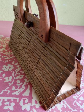 Bolso de mano de madera