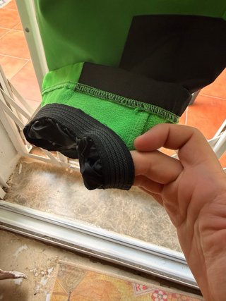 Pantalón de esquí verde con cremalleras