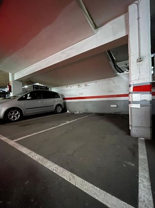 Garaje en venta en Sants-Badal en Barcelona