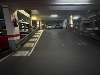 Garaje en venta en Sants-Badal en Barcelona
