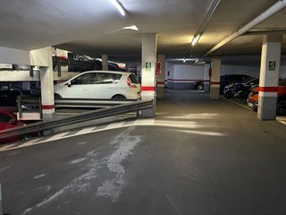 Garaje en venta en Sants-Badal en Barcelona