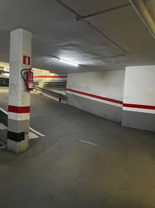 Garaje en venta en Sants-Badal en Barcelona