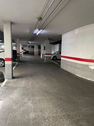 Garaje en venta en Sants-Badal en Barcelona