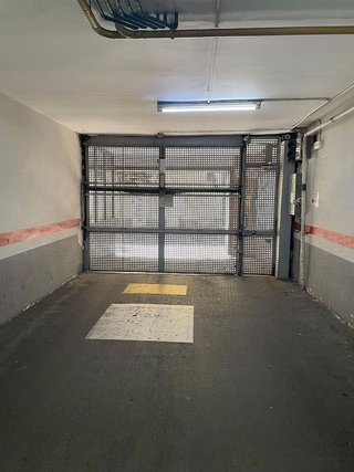 Garaje en venta en Sants-Badal en Barcelona