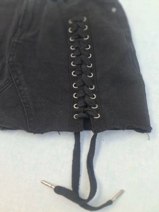 Falda vaquera negra con cordones T M. VER medidas