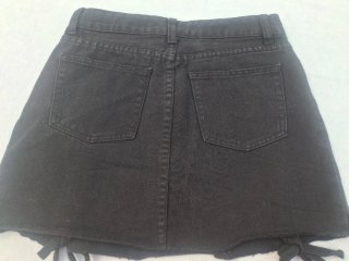 Falda vaquera negra con cordones T M. VER medidas