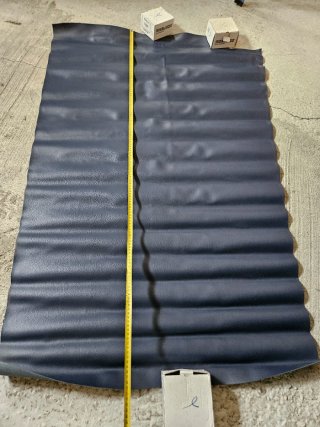 Scampolo vera pelle blu marino