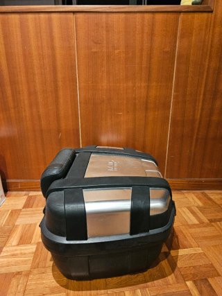 Baúl Givi Trekker52L+Monokey+Almoada+ Bombin nuevo