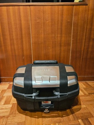 Baúl Givi Trekker52L+Monokey+Almoada+ Bombin nuevo