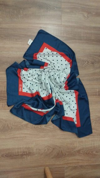 Pañuelo El potro lunares azul y rojo