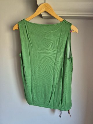 Top verde Trucco estampado tropical talla M