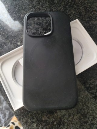 iPhone 16 Pro Negro con Funda y Protector