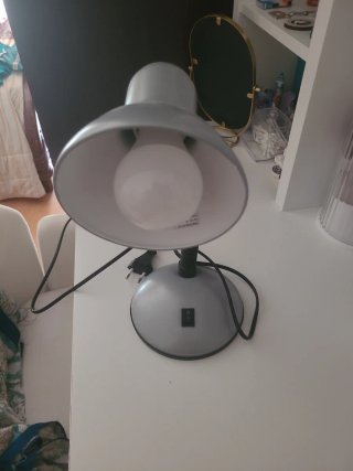 Lámpara de escritorio gris