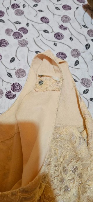 Vestido beige con chaqueta de encaje