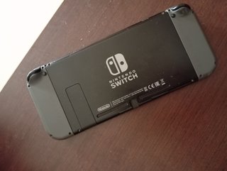 Nintendo Switch + Funda + microSD 128GB
