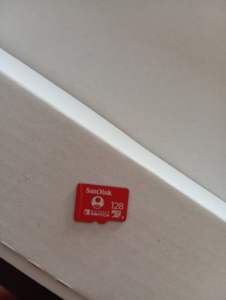 Nintendo Switch + Funda + microSD 128GB