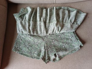 Falda Zara floral verde talla 10
