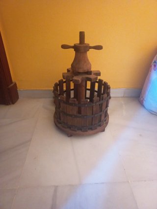 Prensa de madera antigua