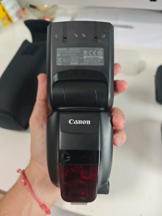 Canon Speedlite 600EX-RT, flash externo.