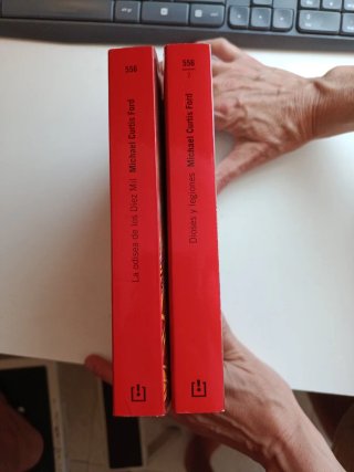 "La Odisea de los diez mil" + "Dioses y legiones"