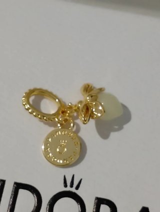 Charm Pandora Luciérnaga Dorado y Blanco