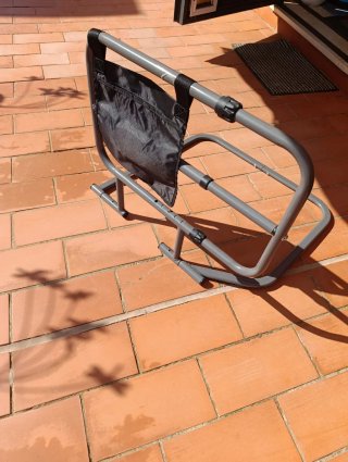 Barandilla de cama con bolsa organizadora