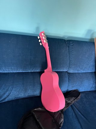 Guitarra infantil rosa