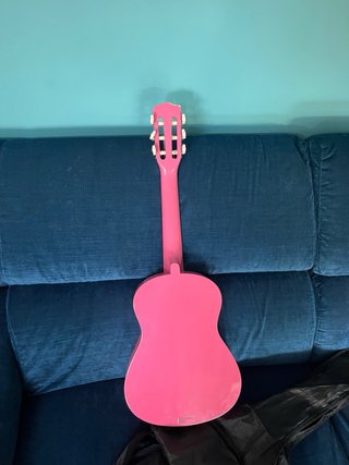 Guitarra infantil rosa