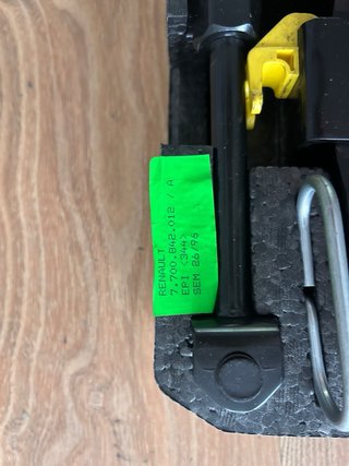 Kit Gato y Llave Ruedas Renault Laguna I