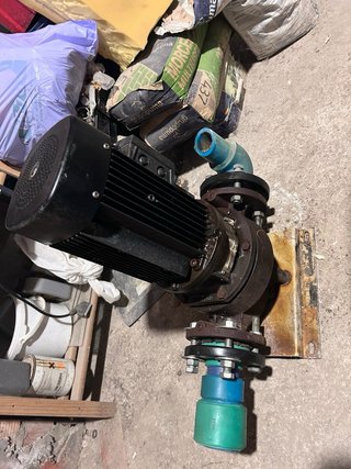 Bomba centrífuga en línea Grundfos 2.2 kW (3 CV)