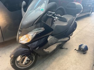 Aprilia Arrecife 125 Scooter Negro/Burdeos