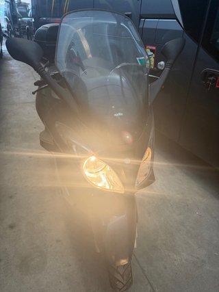 Aprilia Arrecife 125 Scooter Negro/Burdeos
