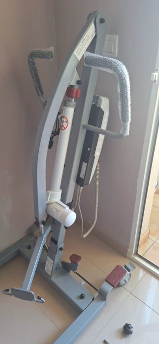 Grua electrica para minusvalidos.  Modelo Fortuna.
