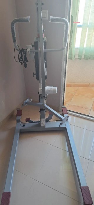 Grua electrica para minusvalidos.  Modelo Fortuna.