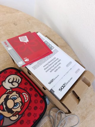 Nintendo 2DS Blanca Animal Crossing en caja