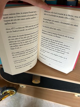 9 llibres del Diari d’una penjada en català.