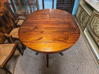 Mesa extensível antiga recuperada