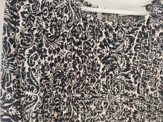 Vestido negro estampado floral