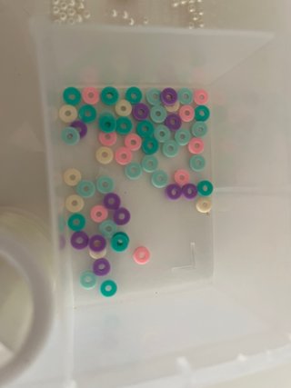 Caja para hacer pulseras y collares