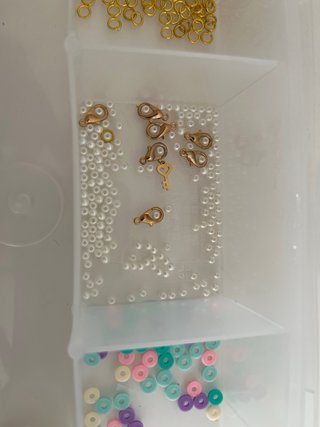 Caja para hacer pulseras y collares